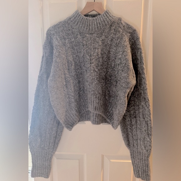 Forever 21 Cable Knit Cropped Sweater - Picture 2 of 5